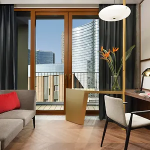 Verticale | Esperienze Hotel Milan